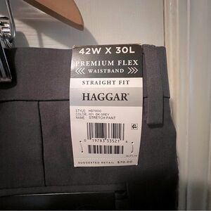 HAGGAR Men’s Performance Comfort Straight Fit dress pants- Size 42x30- NWT